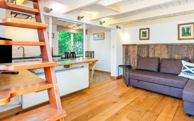 Snug Holiday Home in Nieuwvliet near Beach & Nature Reserve