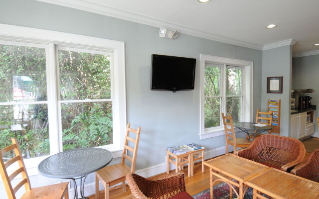 The University Inn at Emory