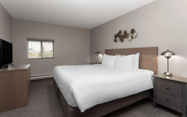 Travelodge by Wyndham Grande Prairie