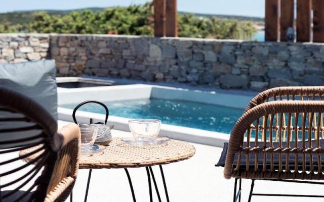 Paros Comfy Suites