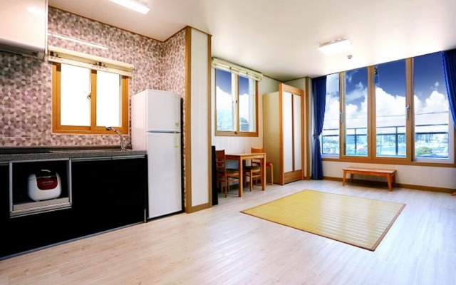 Tongyeong Cobalt Blue Pension