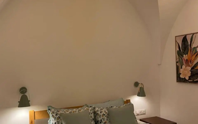 Summerhouse 2 bed quiet Old Nice balcony100m beach