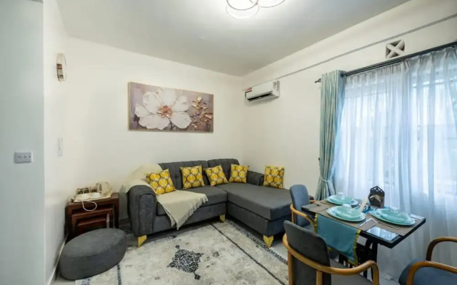 2BR Apartment in Mombasa - Pool & Near Beach