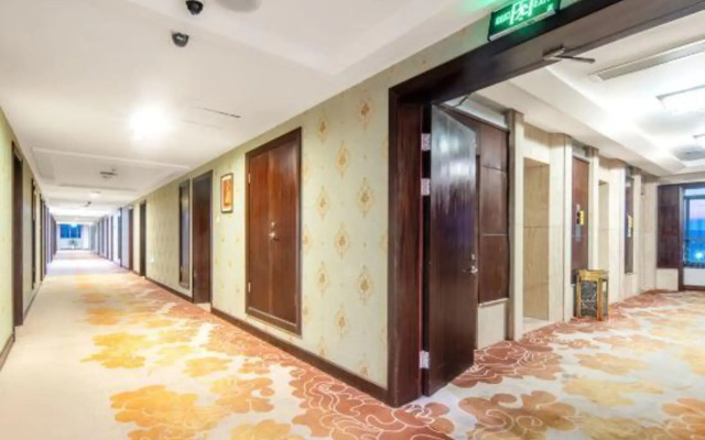 Mingzhao Hot Spring International Hotel