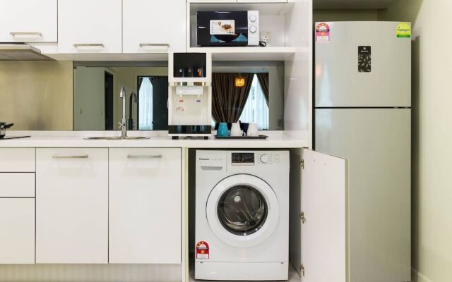 Bright 2BR Condo for 5 W/kl City View