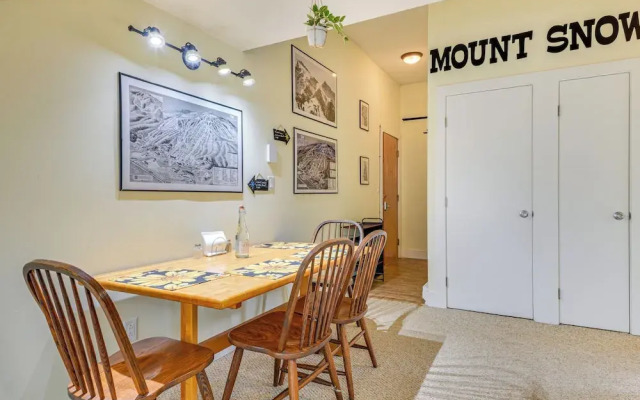Walk to Mount Snow Resort: Unit w/ Pool & Hot Tubs