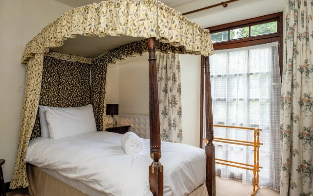 Watermouth Castle, South Court Apartment