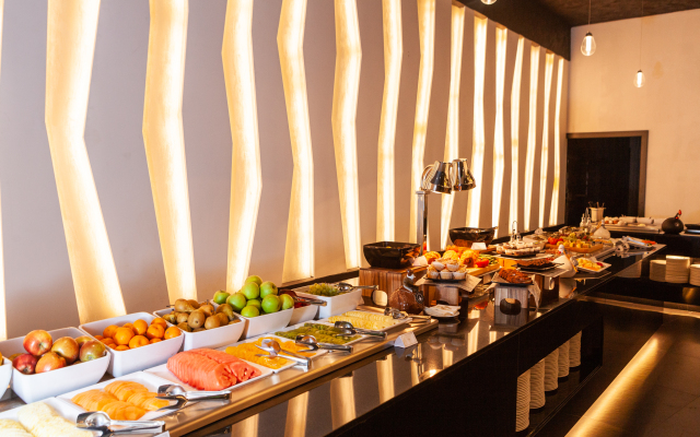 H Hotel