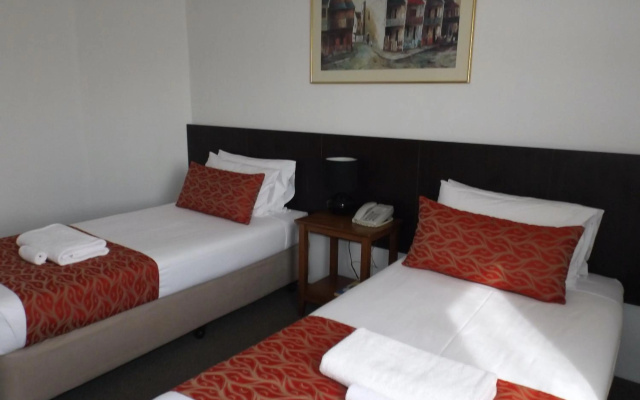 Central Court Motel Warrnambool – Guest Rooms – Warrnambool