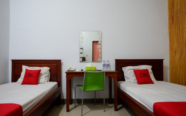 RedDoorz @ Hotel Bravo Pantai Kamali Bau Bau
