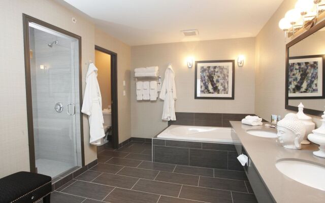 Pomeroy Inn & Suites at Olds