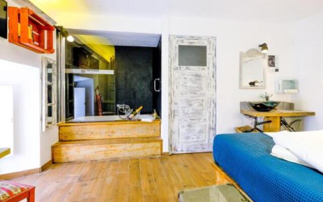 Lovin Book Guesthouse