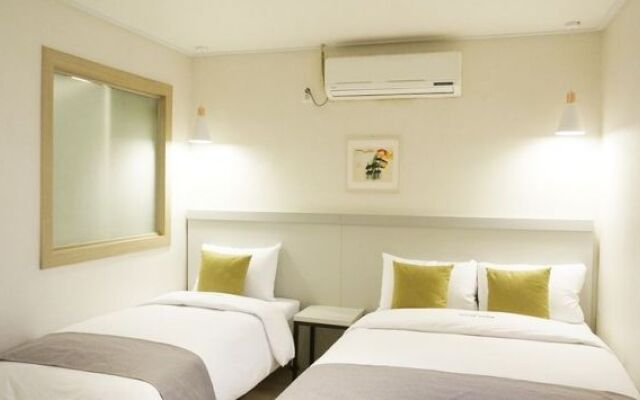 First Stay Hotel Eagle Owl