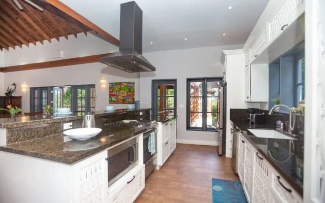 Casa Catarata 3 Bedroom Home by RedAwning