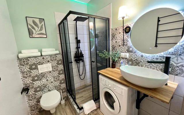 RentFlat (Rent Flat) on Rossiyskiy Avenue 15