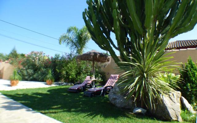 Rural house with private pool, new and beautiful garden