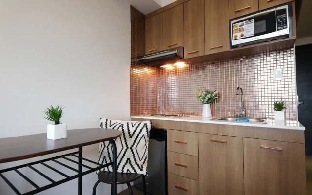Portovita Tower 2BR 23rd FLR Black Unit W/ Balcony