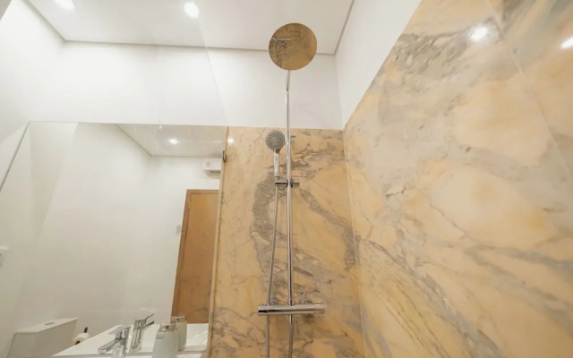 City Center Grand Apartment by Vacationy