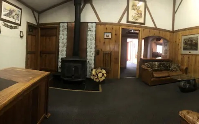 Wood River Lodge