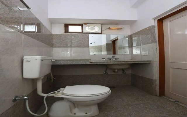 Oyo 18287 Akshya Hotel