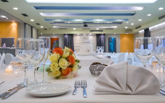 Emmantina Hotel