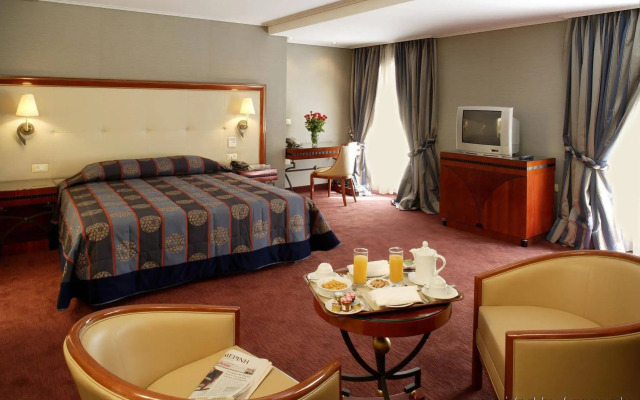 Piraeus Theoxenia Hotel