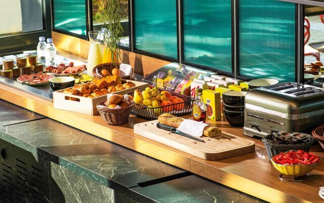 Ibis Annecy Cran Gevrier Hotel