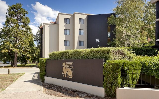 Astra Apartments - The Griffin