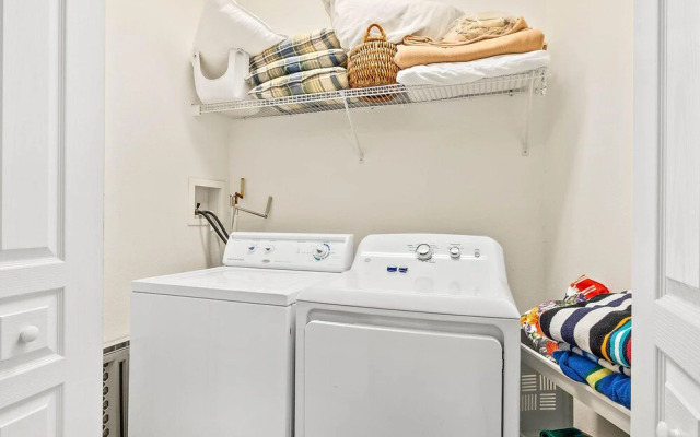 Tuscan Sun by Teeming Vacation Rentals