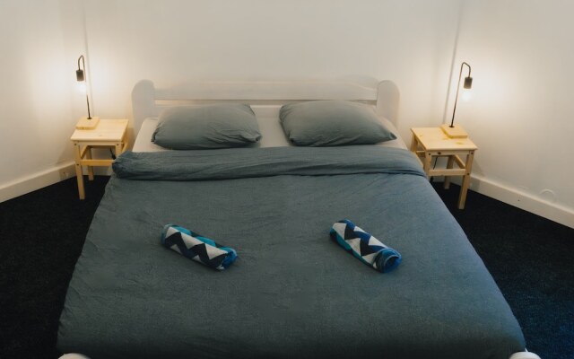 Lighthouse Hostel & Rooms