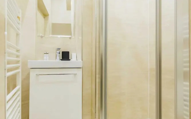 Quiet Apartment 1br/4p - Place des Victoires