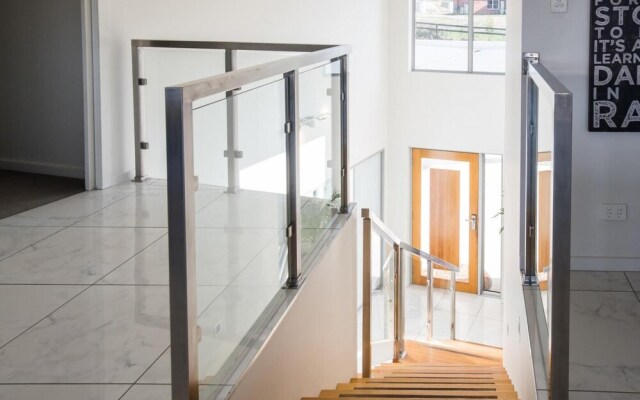 Paradise Point - Tamar Valley Residence with Pool