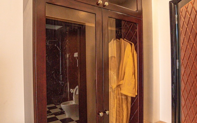 Luxury Hotel