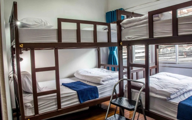 The Traveller Hostel - Adults Only