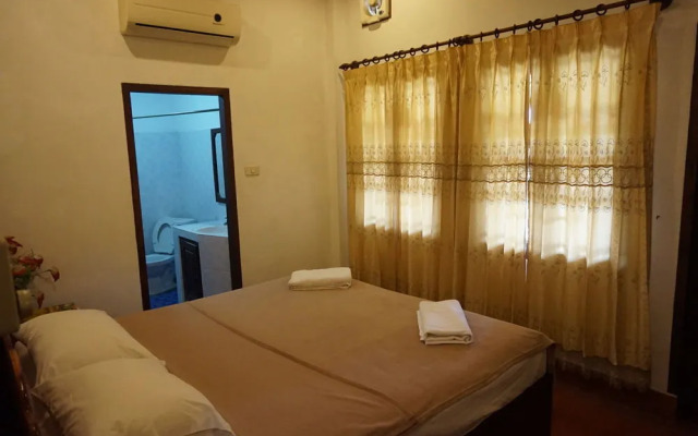 Sene Huaphanh Guest House
