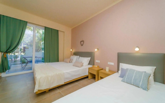 Amaryllis Front Beach Hotel