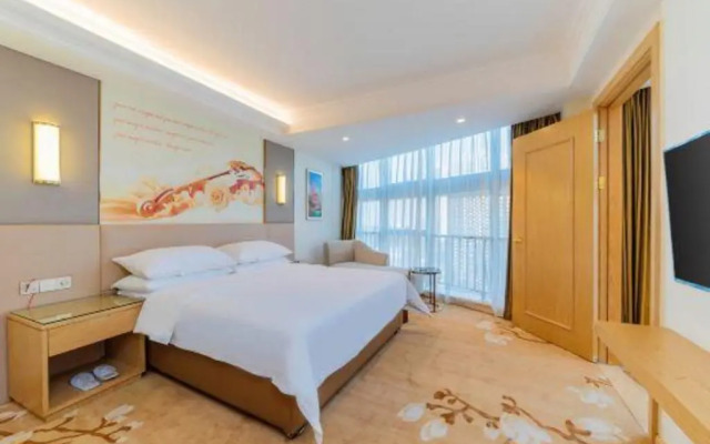 Vienna Hotel (Foshan jiujiang xinji plaza store)