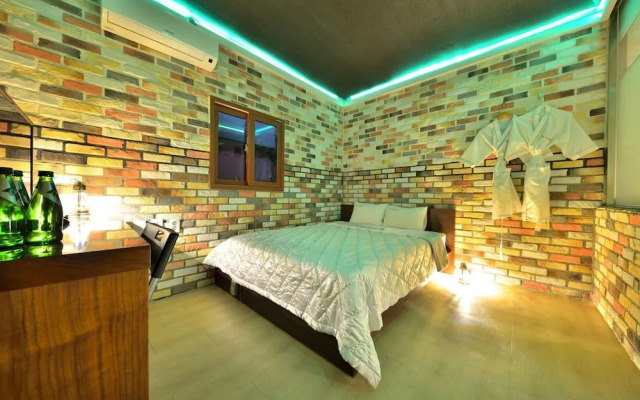 SS Motel