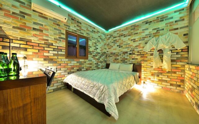 SS Motel