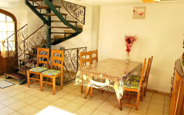 House With 2 Bedrooms in Mostuéjouls, With Wonderful Mountain View