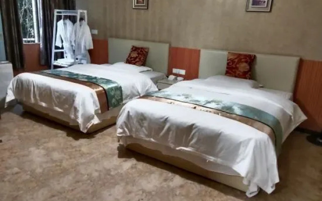 Renshou Yingfan Hotel