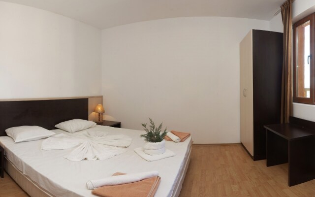 Hotel Vemara Club