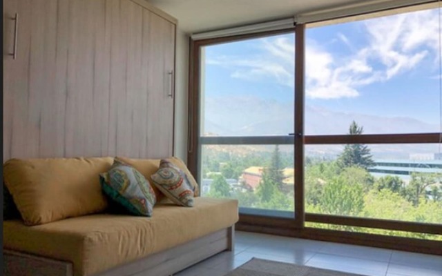 Charming Studio - w/Mountain View, Pool, & Gym