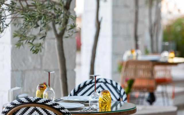 Design Plus Seya Beach Hotel