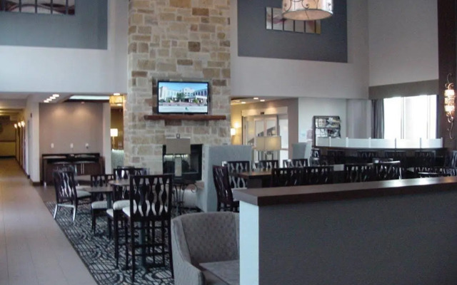 Holiday Inn Express & Suites Fredericksburg by IHG