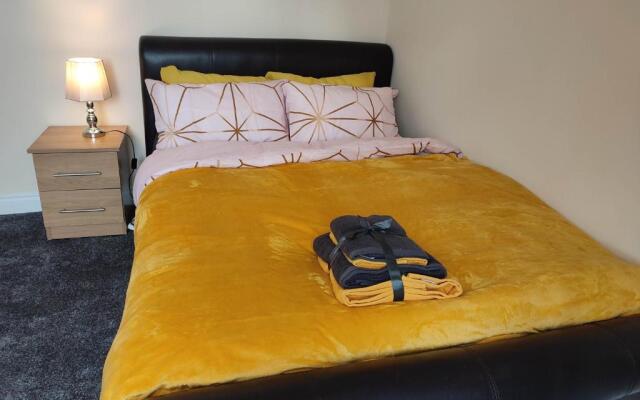 Crystal Suite 4 - private parking - metro