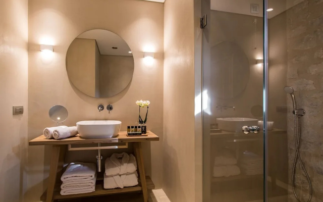 Bassa Maina Villas & Suites