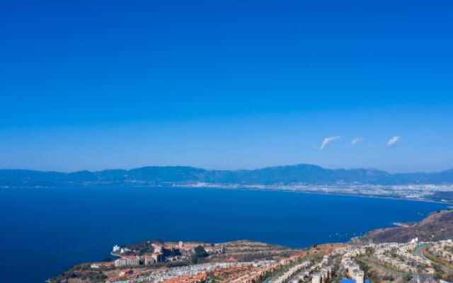 VALATOMS Fanlatu Homestay (Chengjiang Fuxian Lake)