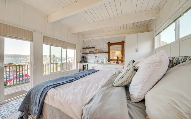 Sun-soaked Sandy Point Haven w/ Beach Access!