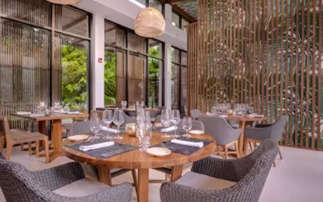Botanika Osa Peninsula, Curio Collection by Hilton